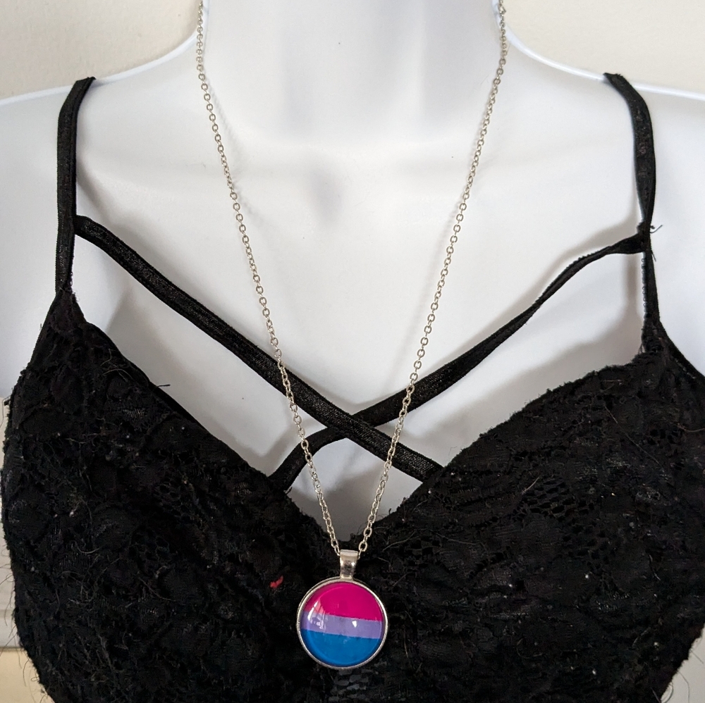 Bisexual pendant